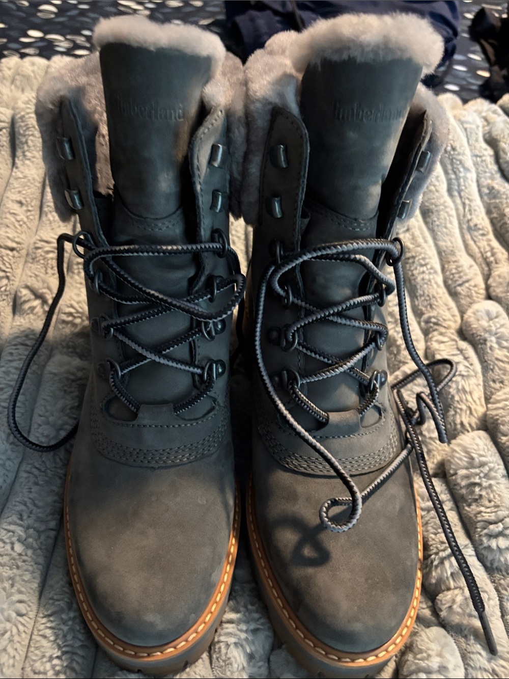 Timberland Women's Gray Shearling-Trim Lace-Up Lug Boots